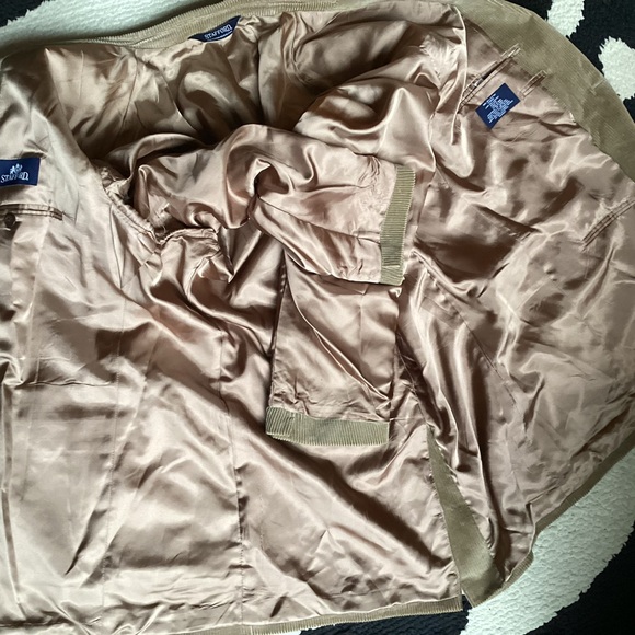 Stafford Corduroy Sports Coat, Tan
Sz 46R - Picture 13 of 13